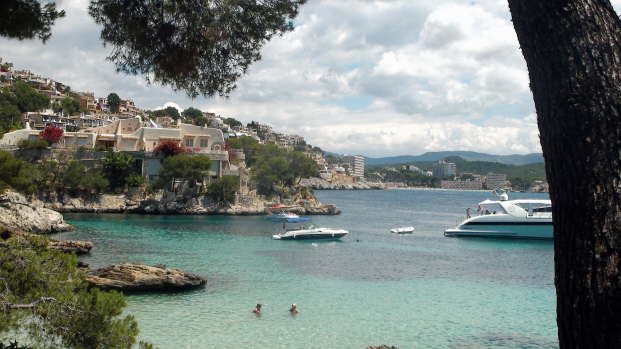 Cala Fornells mit Peguera