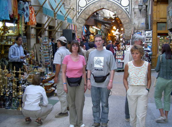 Basar Khan al Khalili; Eine der breiten Strassen im Viertel
