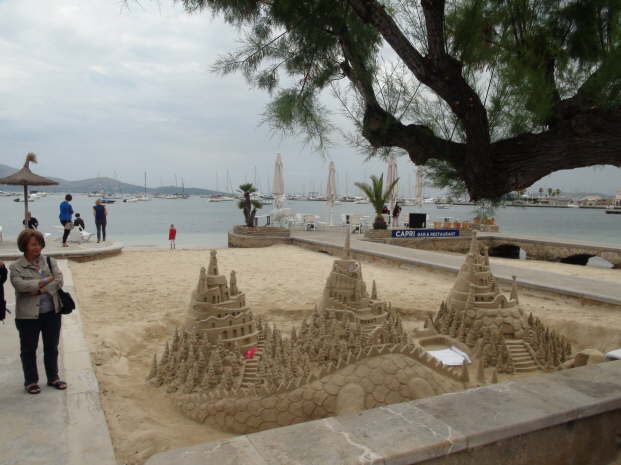 Strandburgen in Port de Pollenca